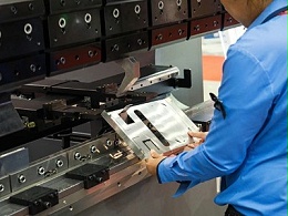 五金沖壓模具面臨的2個(gè)問(wèn)題及解決辦法_沖壓廠