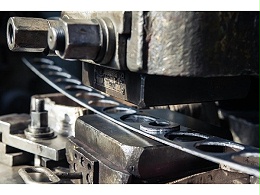 東莞沖壓件廠，拉深力與拉料力