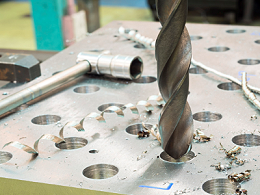 佛山五金沖壓模具廠，立式鉆床操作技巧