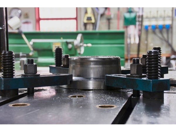 精密五金沖壓模具加工，如何解決廢料上移問題？