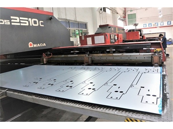 五金沖壓件公司-鈑金加工折床如何安全操作？