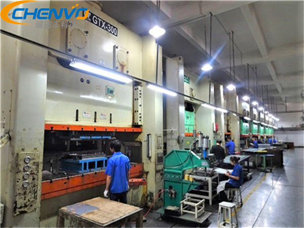 精密五金沖壓產(chǎn)線(xiàn)圖片