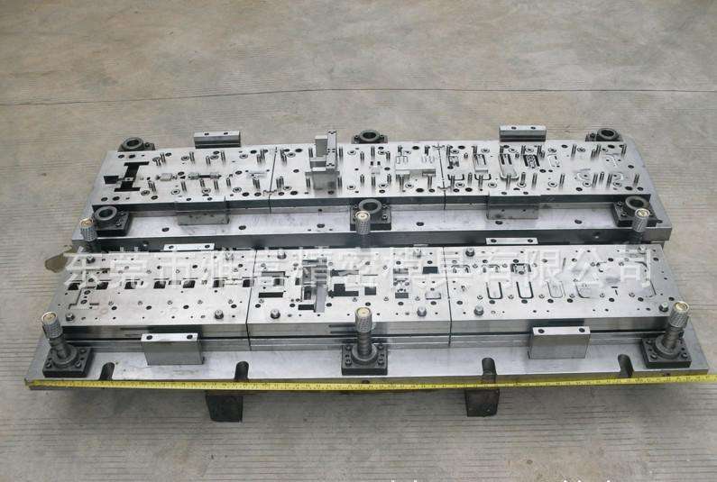 中國(guó)五金沖壓汽車(chē)模具與國(guó)外的差距