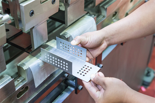 五金沖壓加工件下料，沖壓模具銷子松問題分析