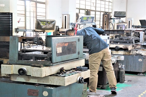 五金沖壓件鈑金加工廠-誠(chéng)瑞豐